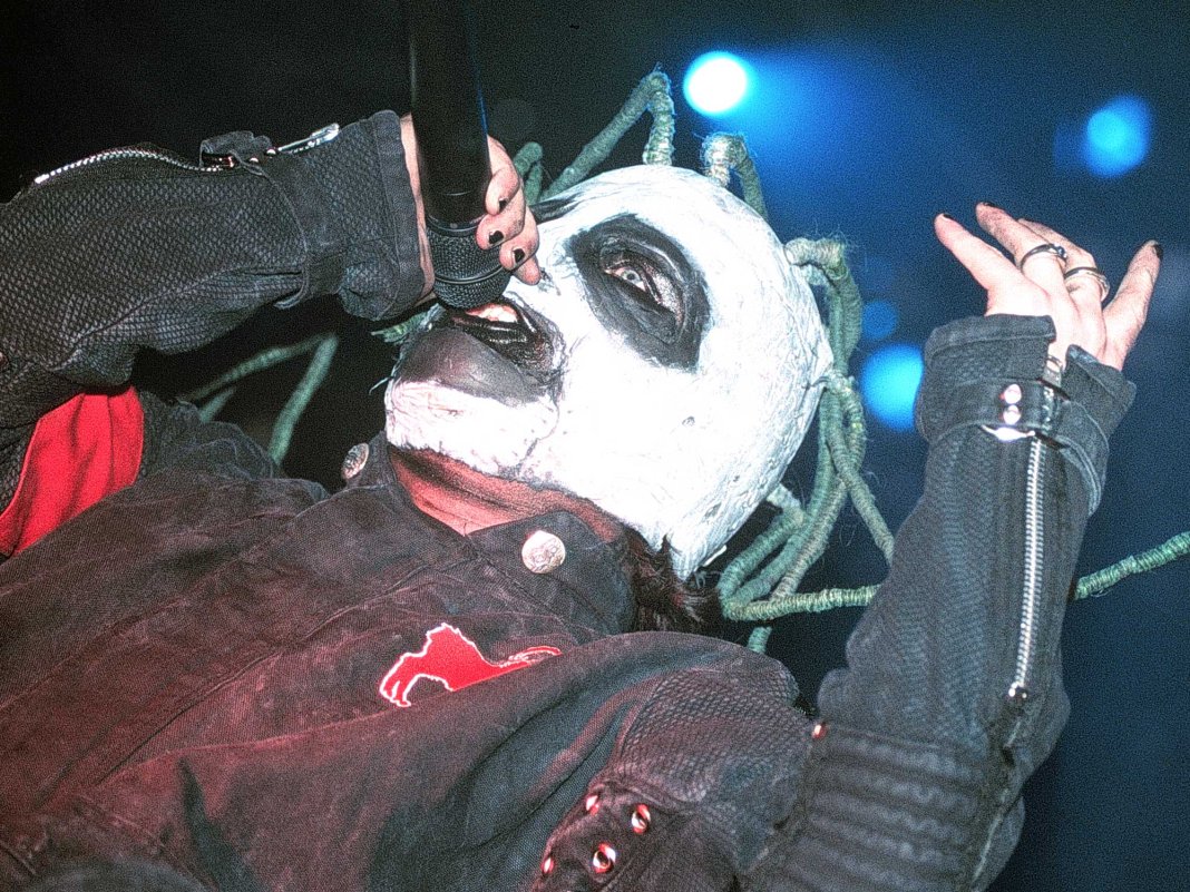“I do keep in mind seeing Corey bare loads”: Producer recollects carnage making Slipknot’s legendary sophomore album, Iowa Guitar Contact