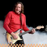 OG Pink Wiggle Murray Prepare dinner is “completely a guitar man” Guitarcontact
