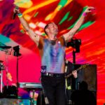 WATCH: Busker duets with Chris Martin – regardless of having no thought it is actually the Coldplay frontman Guitar Contact
