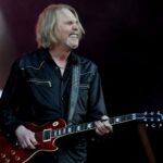 Who's one of the best guitarist ever? Skinny Lizzy’s Scott Gorham thinks it’s not possible to reply Guitar Contact